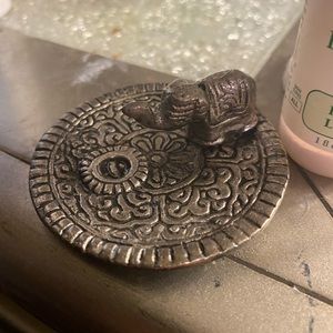 Elephant incense holder